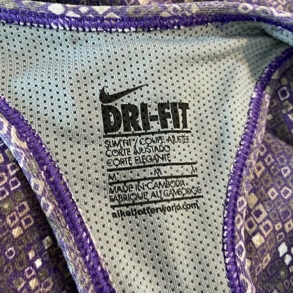 Nike Dri-Fit Slim Fit Top! sports Bra, Size Medium - Picture 3 of 4